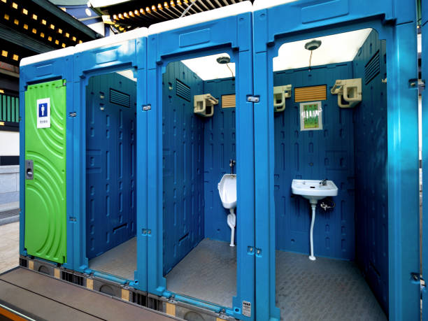 Portable Toilet Options We Offer in Des Peres, MO
