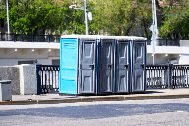 Best Portable restroom trailer rental  in Des Peres, MO